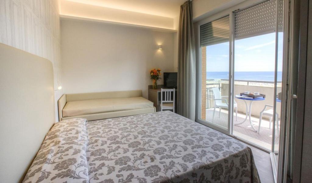 Hotel 2000 Rimini Exterior photo