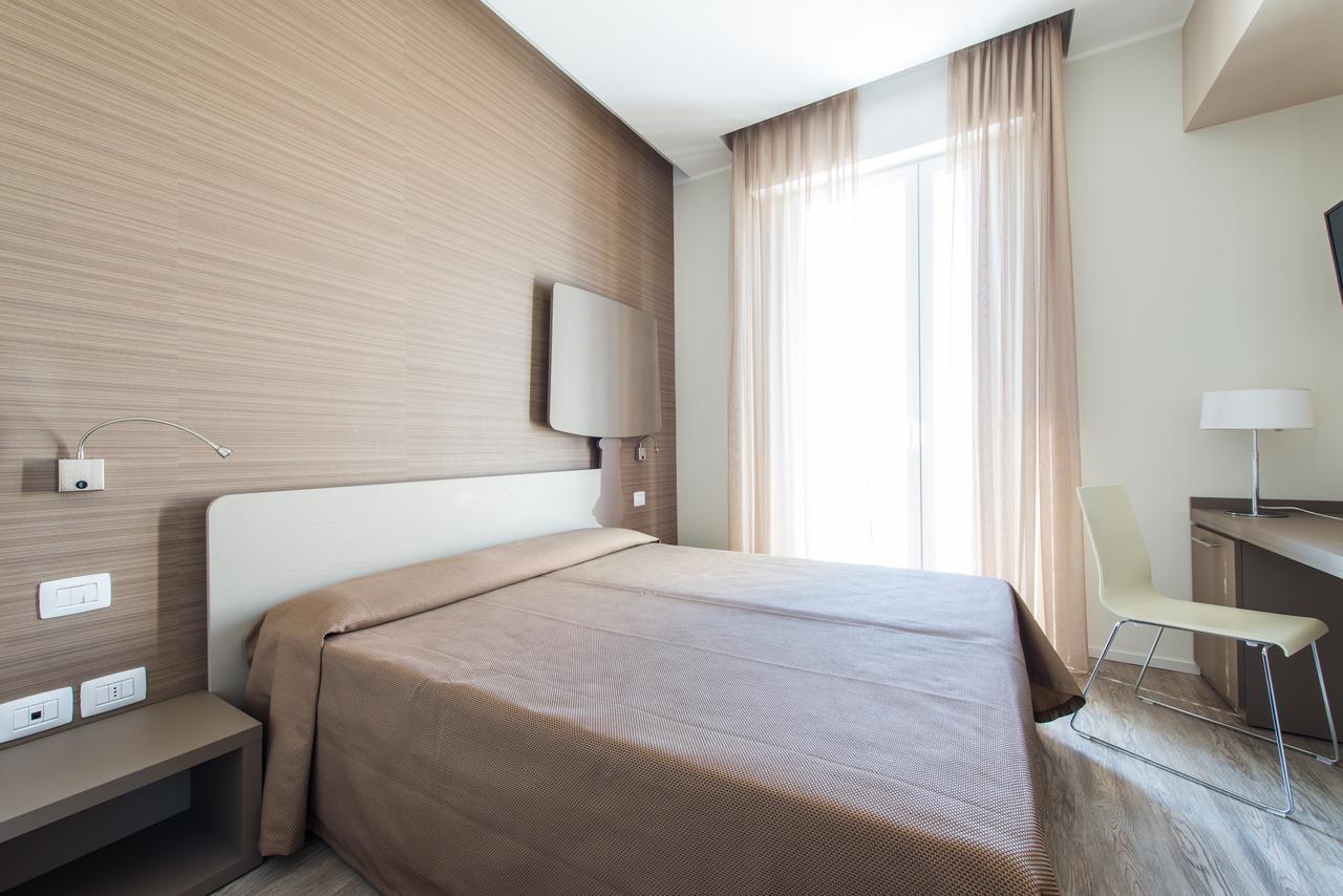 Hotel 2000 Rimini Exterior photo